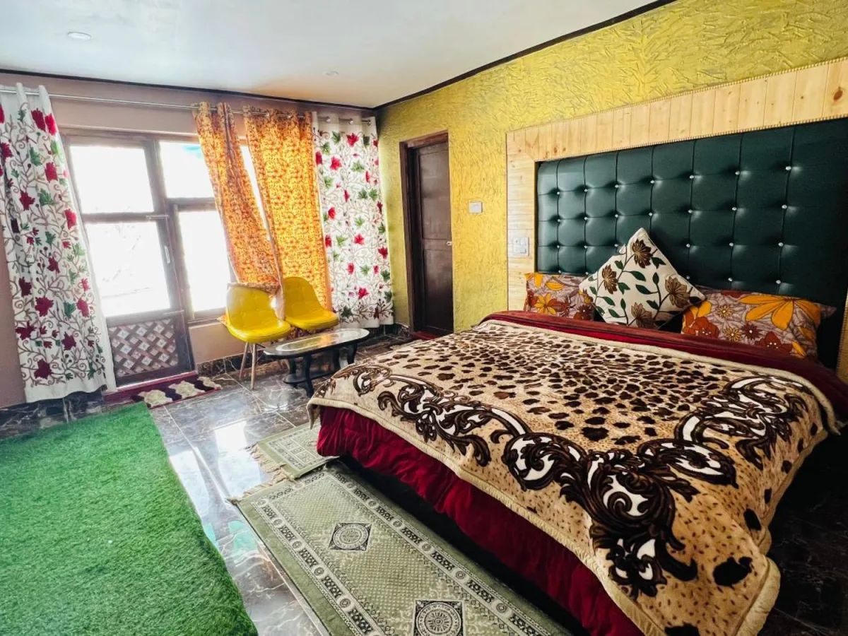 Deluxe Room with garden and river view at Hotel Seven Pahalgam